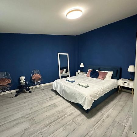 Interbelic House With Courtyard And Terrace Villa Bucureşti Ngoại thất bức ảnh