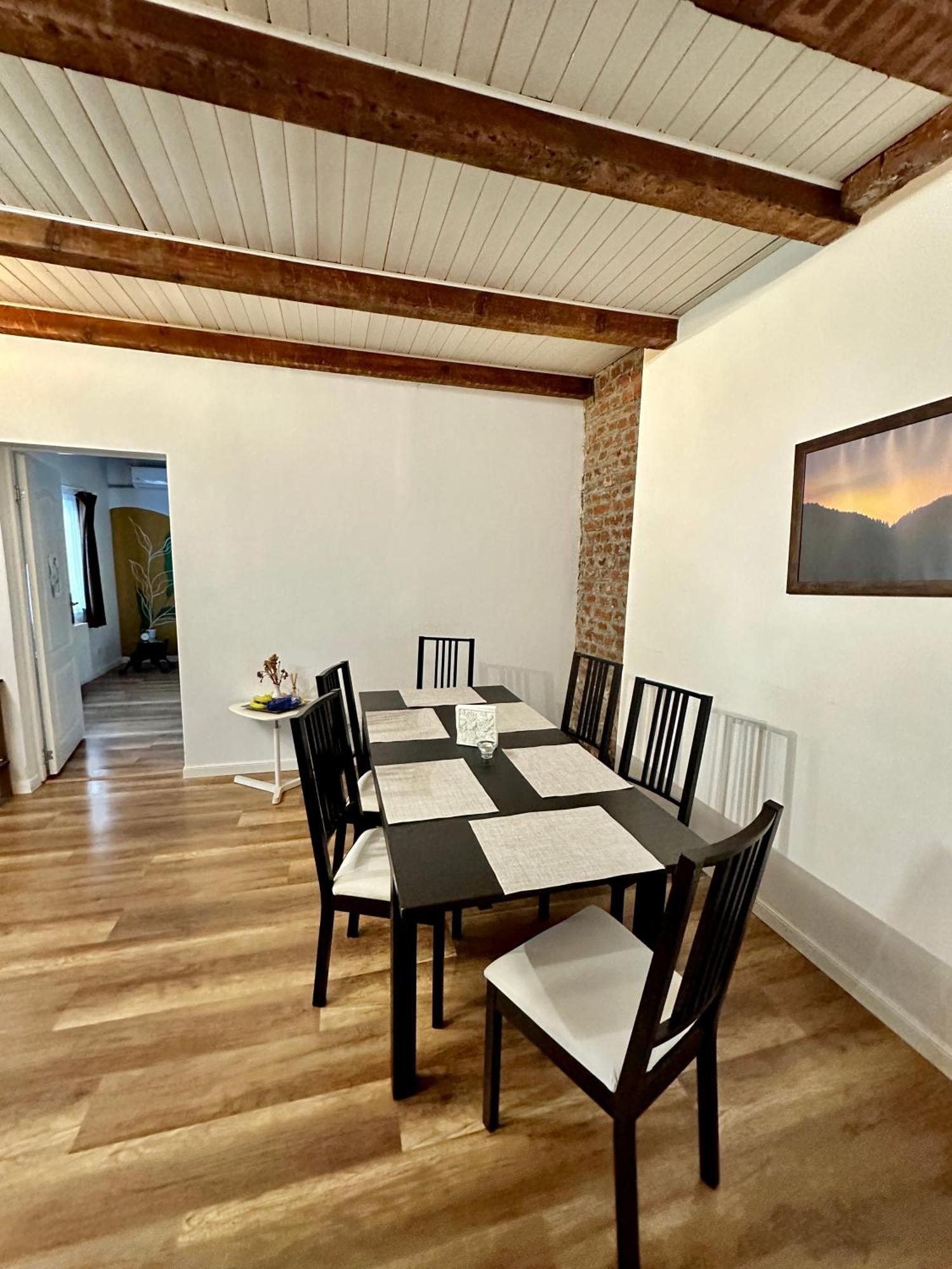 Interbelic House With Courtyard And Terrace Villa Bucureşti Ngoại thất bức ảnh
