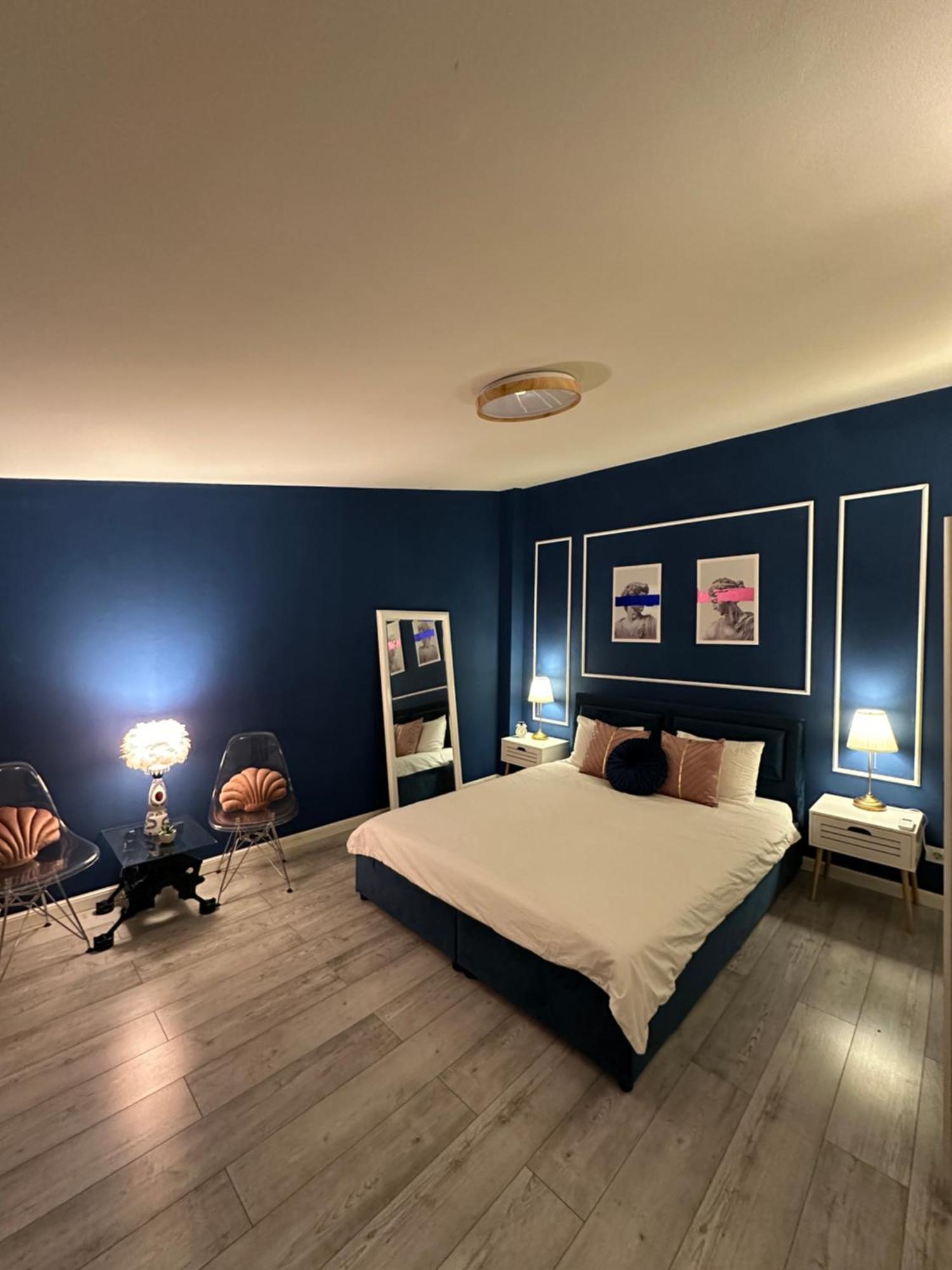 Interbelic House With Courtyard And Terrace Villa Bucureşti Ngoại thất bức ảnh
